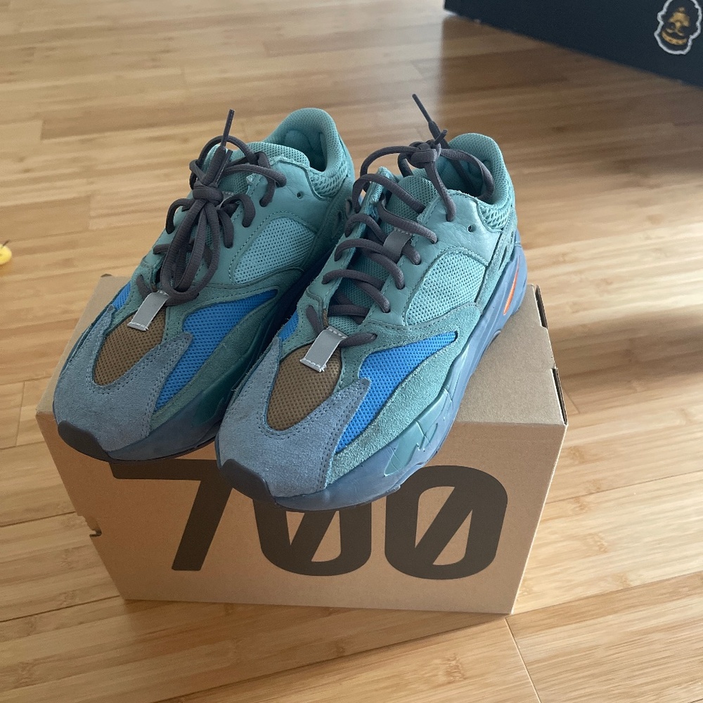 Yeezy boost 700 7 1/2
